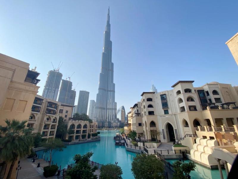 الإمارات: حالة وفاة و1083 إصابة جديدة بكورونا