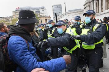 متظاهرون يشتبكون مع الشرطة في مظاهرة لندن
