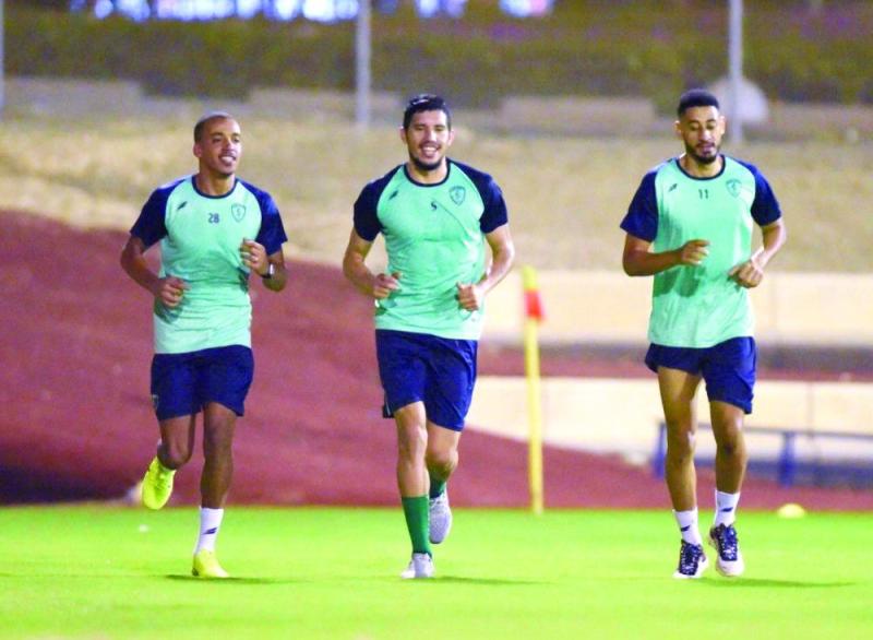 باتنا وسعدان وبن دبكه ينضمون لتدريبات الفتح