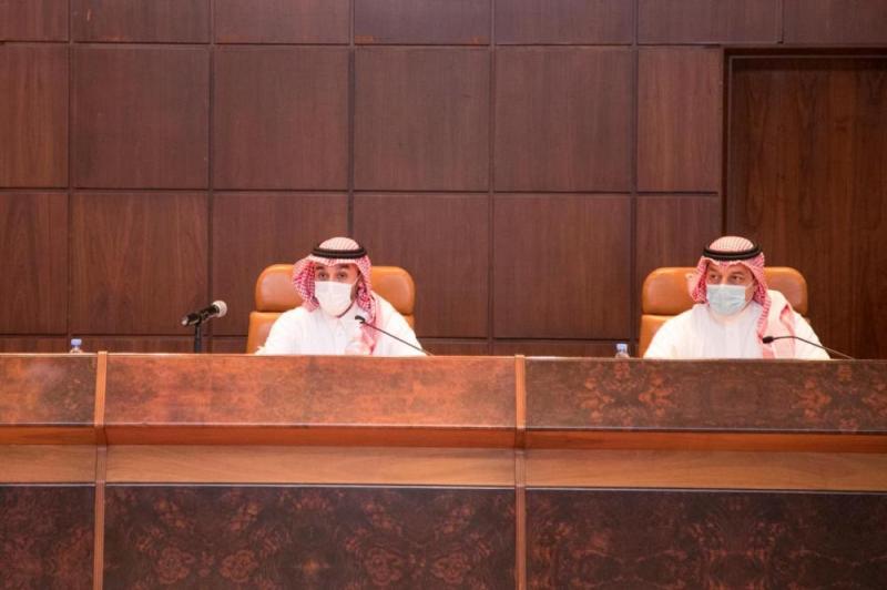 وزير الرياضة يجتمع مع رؤساء الأندية لبحث استراتيجية الدعم