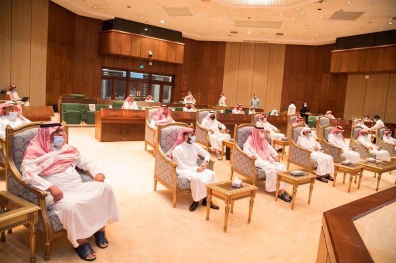 وزير الرياضة يجتمع مع رؤساء الأندية لبحث استراتيجية الدعم