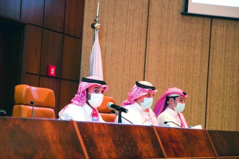 الفيصل يناقش استراتيجية الدعم وحوكمتها