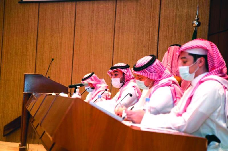 الفيصل يناقش استراتيجية الدعم وحوكمتها