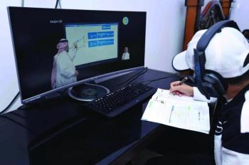 «التعليم» تتراجع.. والاختبارات حضوريا في «الأهلية»