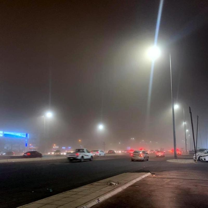الغبار يخيم على جدة .. والهلال الأحمر يحذر