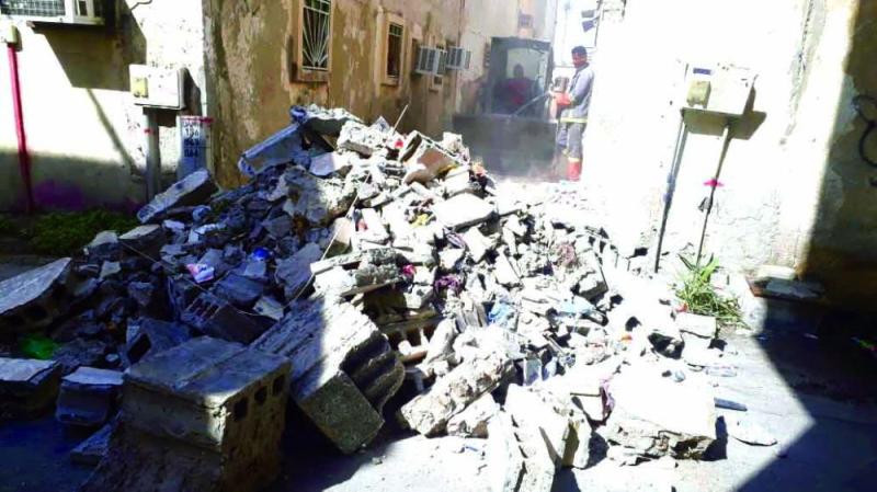 رفع «أنقاض الهدم» وسط الدمام