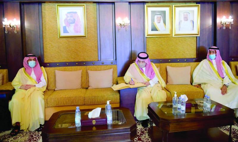 أمير الرياض يعزي في وفاة الشيخ صباح الأحمد