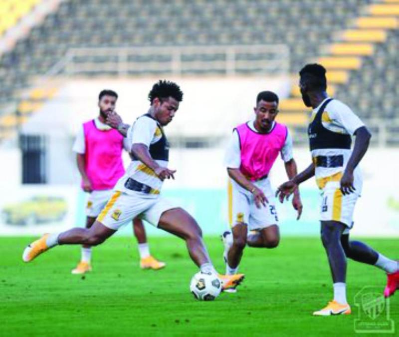 الاتحاديون يسابقون الزمن لحسم ملف الأجانب