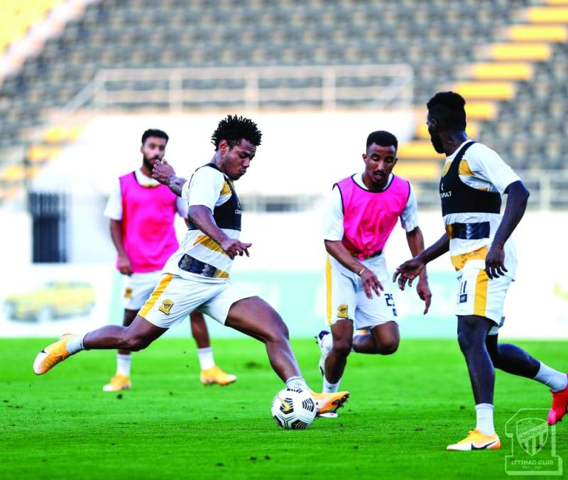 الاتحاديون يسابقون الزمن لحسم ملف الأجانب