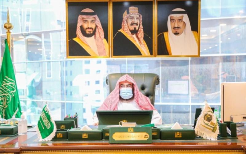 'السديس' يشكر معلمي الحرمين: يبذلون جهوداً مباركة