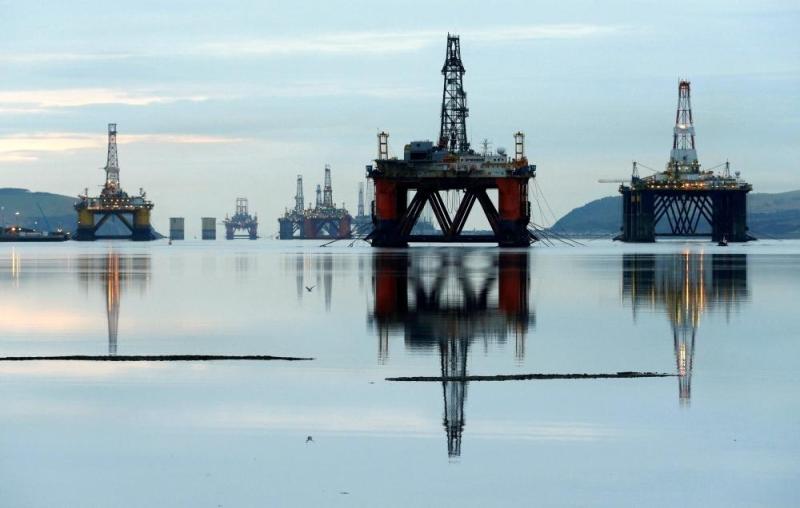 إنتاج النفط الأمريكي سيتراجع 800 ألف برميل يوميا