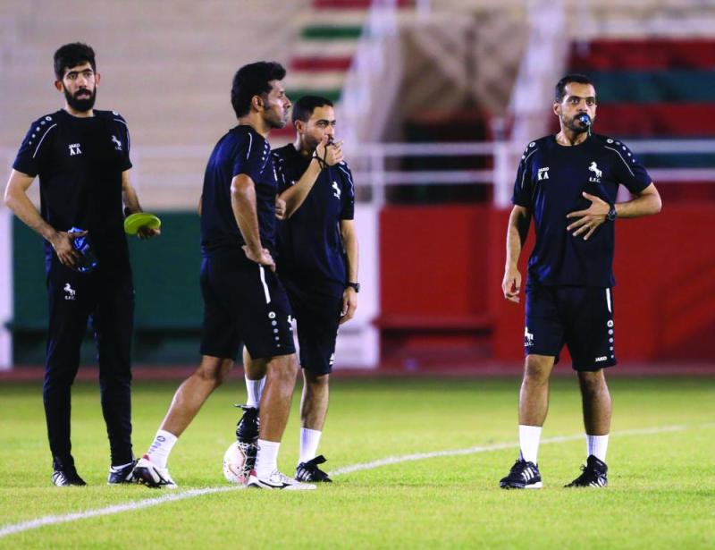 أندية دوري المحترفين تتمسك بمدربيها