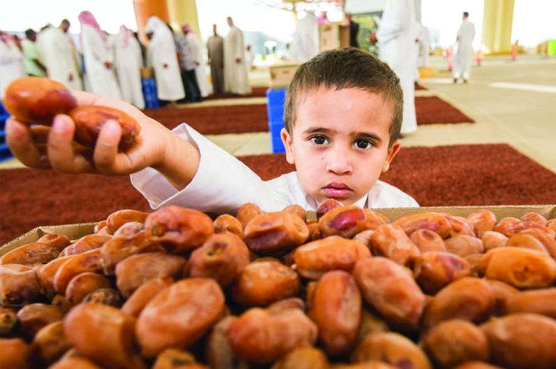 3 أسواق «تجزئة» للتمور بالأحساء