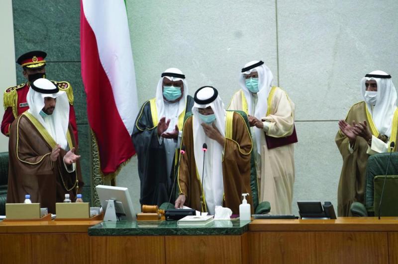 أمير الكويت يختار مشعل الأحمد الصباح وليا للعهد