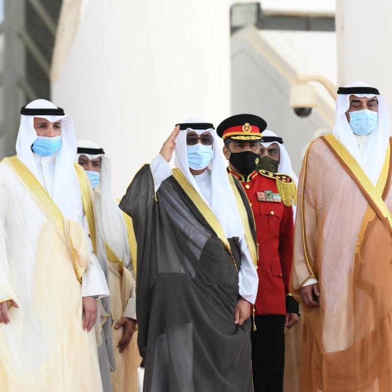 'الأمة الكويتي' يبايع بالإجماع الشيخ مشعل الأحمد وليًا للعهد
