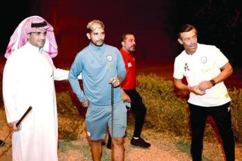 الجولف.. تسيطرعلى معسكر الشباب