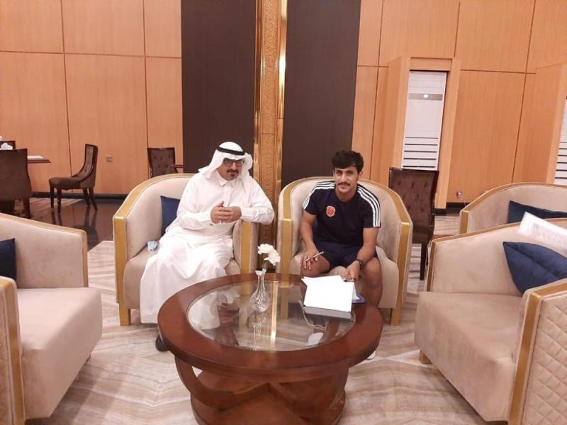 العماري يمثل الثقبة