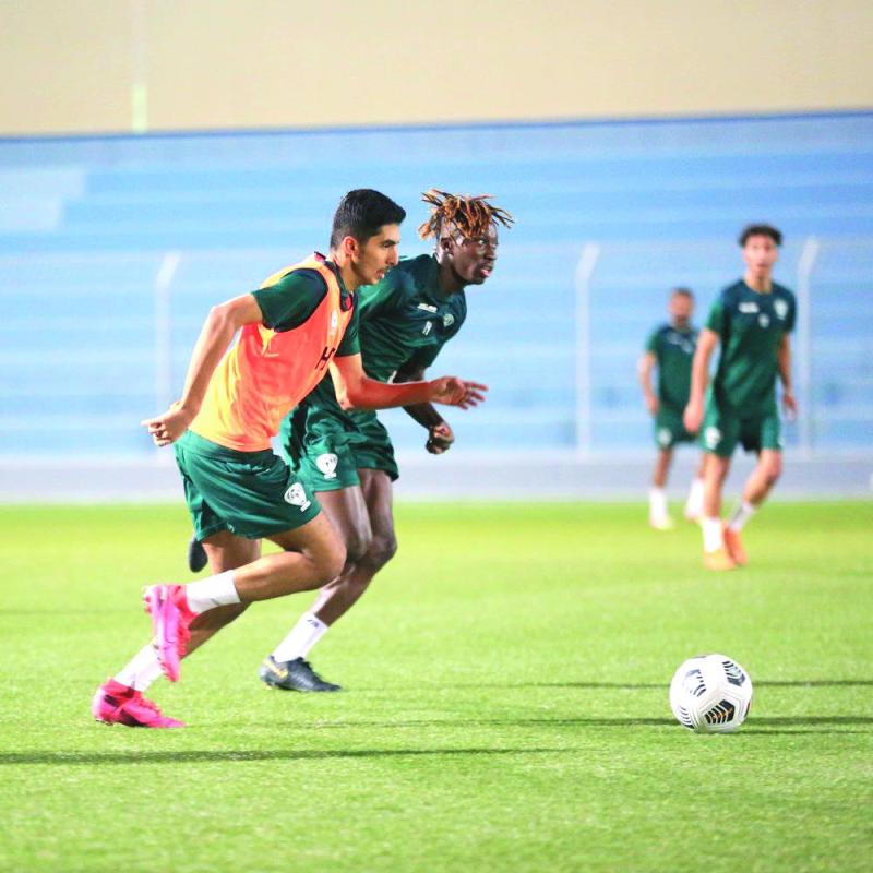 تدريبات لياقية وهجومية للاعبي هجر