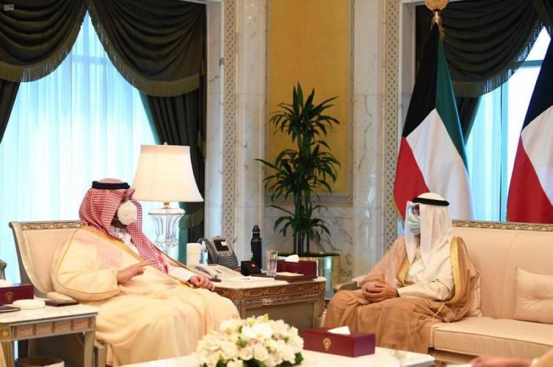 ولي العهد يبعث برسالة خطية إلى ولي عهد الكويت 