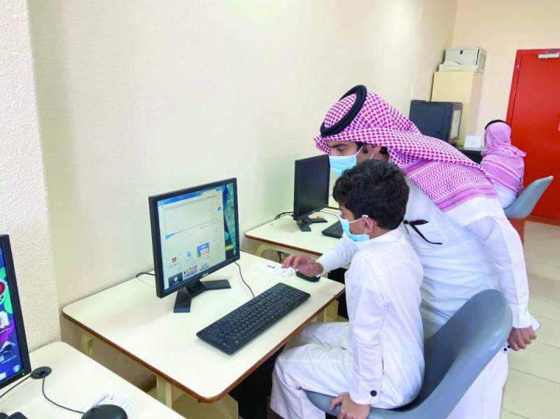«مدرستي».. صعوبات تقنية تربك الدروس والاختبارات