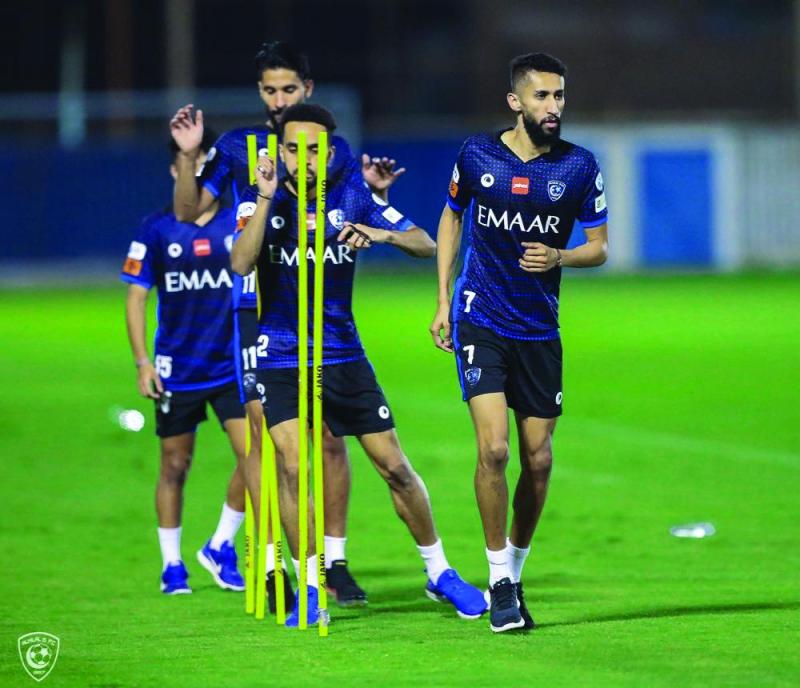 الهلال يدرس تأجيل قدوم تيكسيرا ويتفق مع الفرج