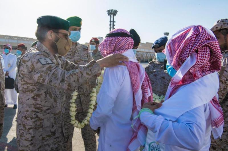 الأزيمع يستقبل الأسرى العائدين إلى أرض الوطن