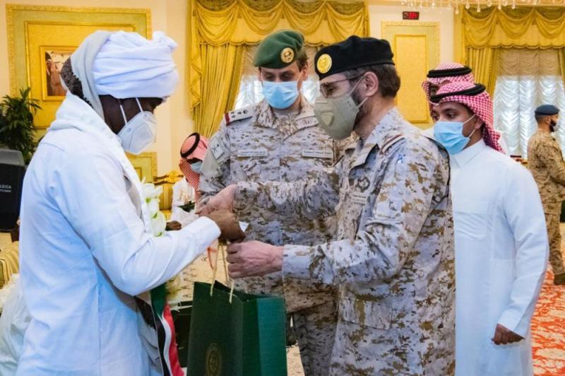الأزيمع يستقبل الأسرى العائدين إلى أرض الوطن