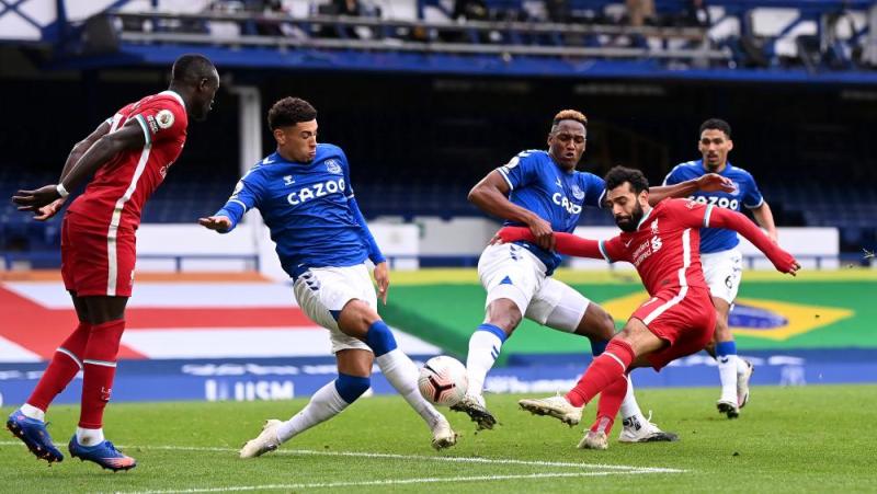 إيفرتون يحافظ على صدارة الدوري الإنجليزي بليفربول