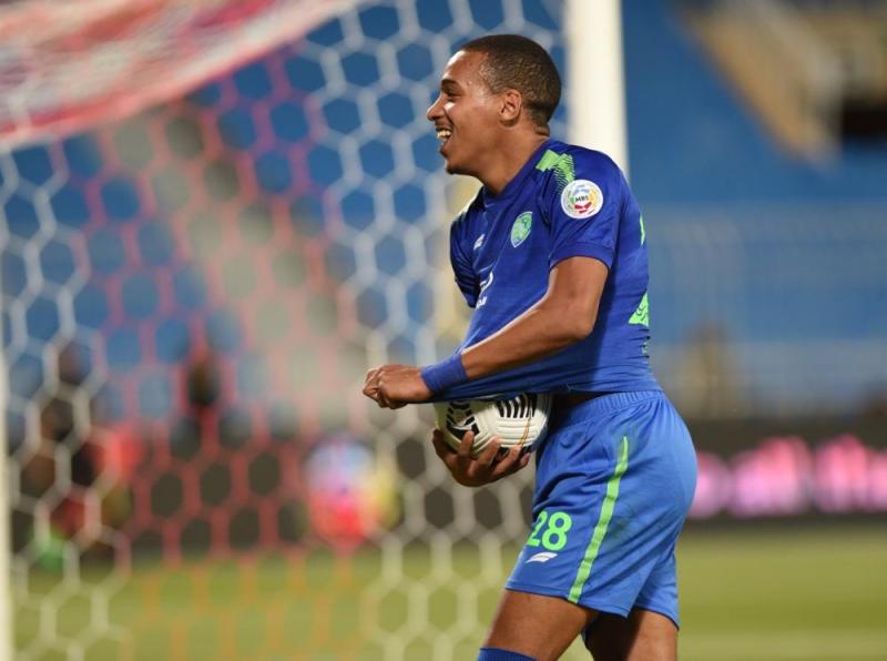 الفتح يصدم النصر في بداية المشوار