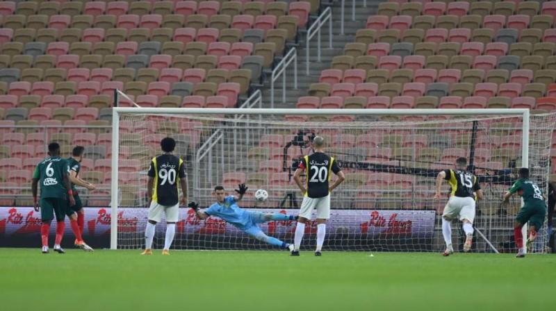 صور مباراة الاتحاد والاتفاق
