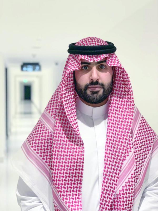 «الشمري» يحصل على البكالوريوس