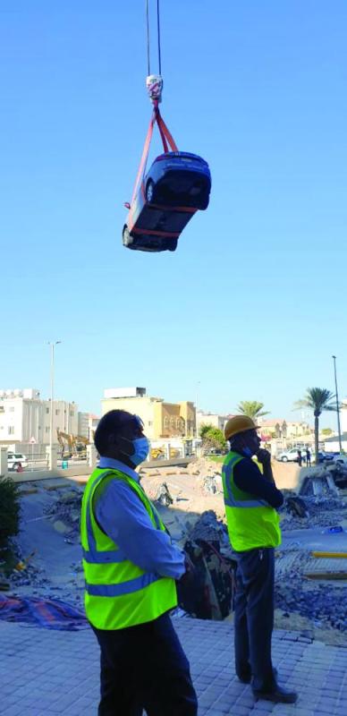 انتشال جثة مقيم من تحت أنقاض «برج الخبر»