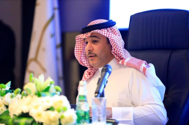 'ابن حثلين ' : الكشف عن تطوير منافسات مسابقات الإبل قريبا