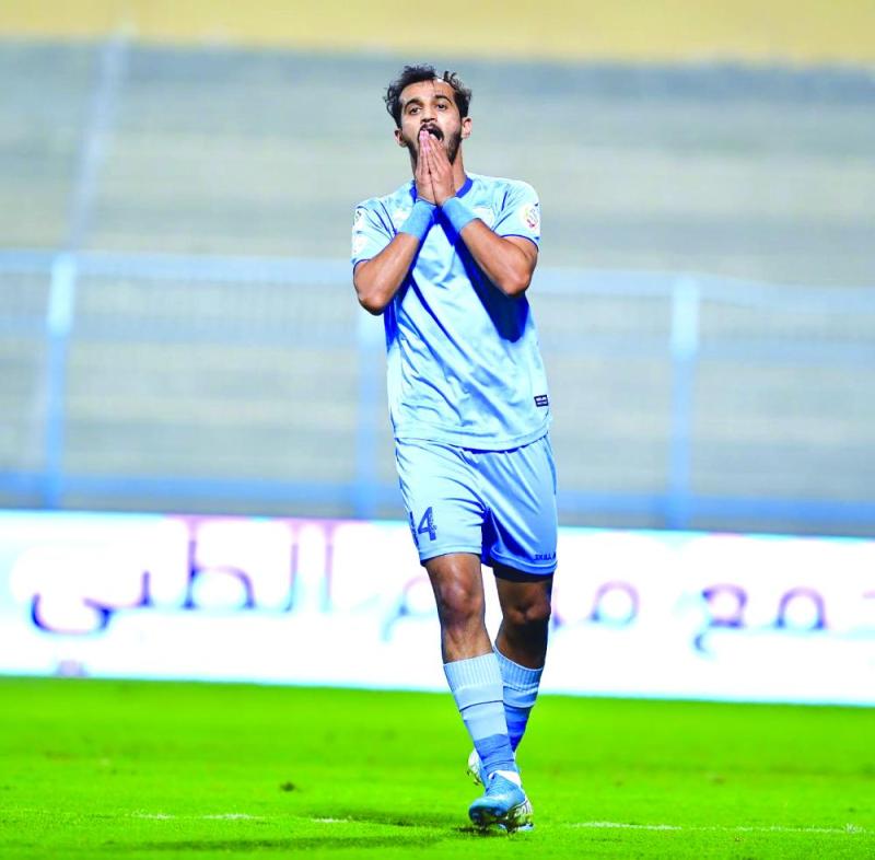 القادسية يبحث عن الفوز الأول أمام ضمك