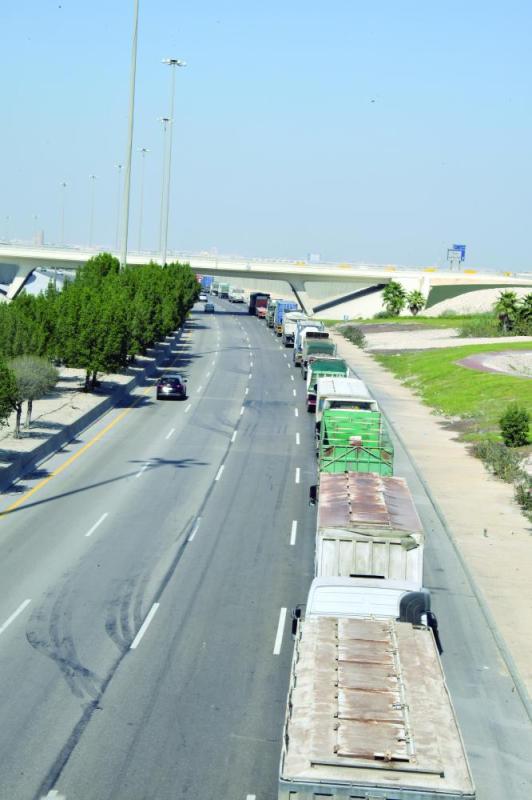 فوضى الشاحنات.. الأزمة مستمرة