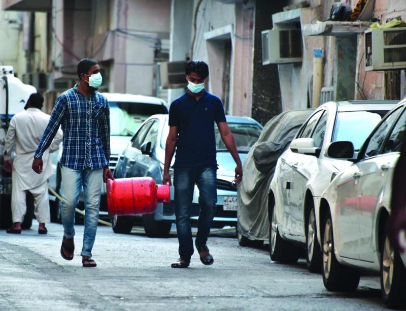 أحياء الخبر تشكو أضرار «سيارات بيع الغاز»