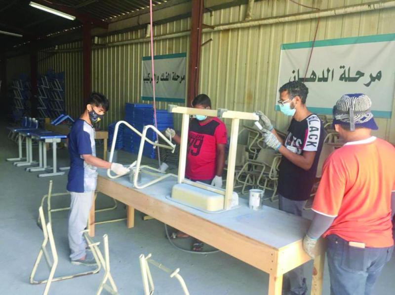 تحسين البيئة المدرسية بـ«إعادة تأهيل الأثاث»