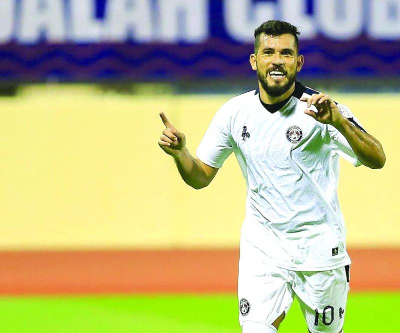العدالة بثلاثية.. ينتزع الصدارة