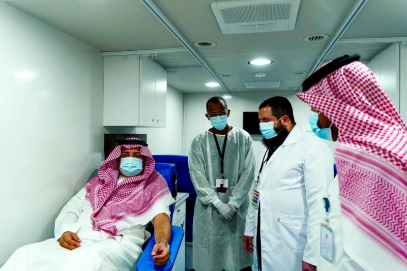 عربة متنقلة للتبرع بالدم في حفر الباطن
