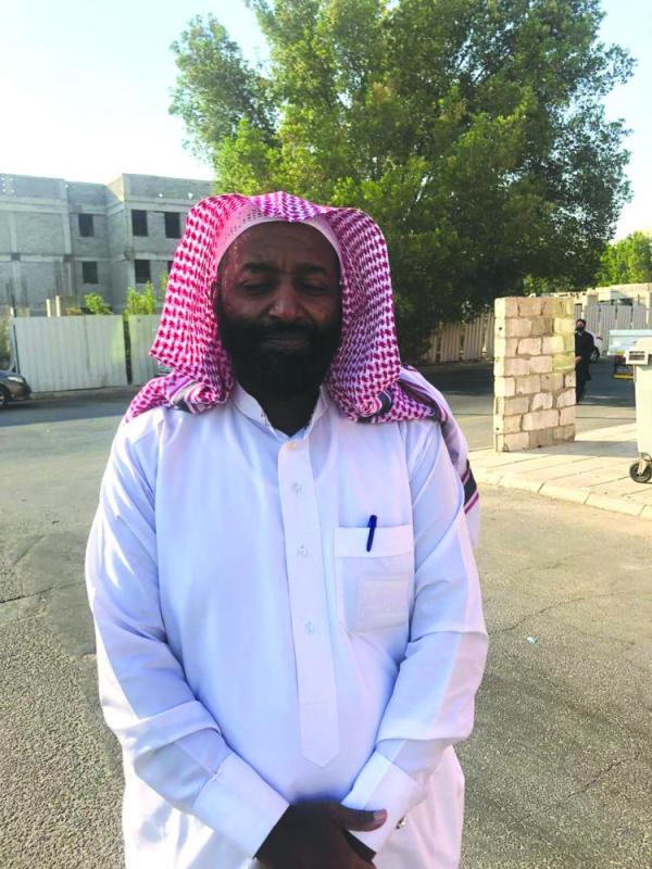 الدمام.. «النفايات» تنتهك حرمة الموتى بمقبرة حي الربيع