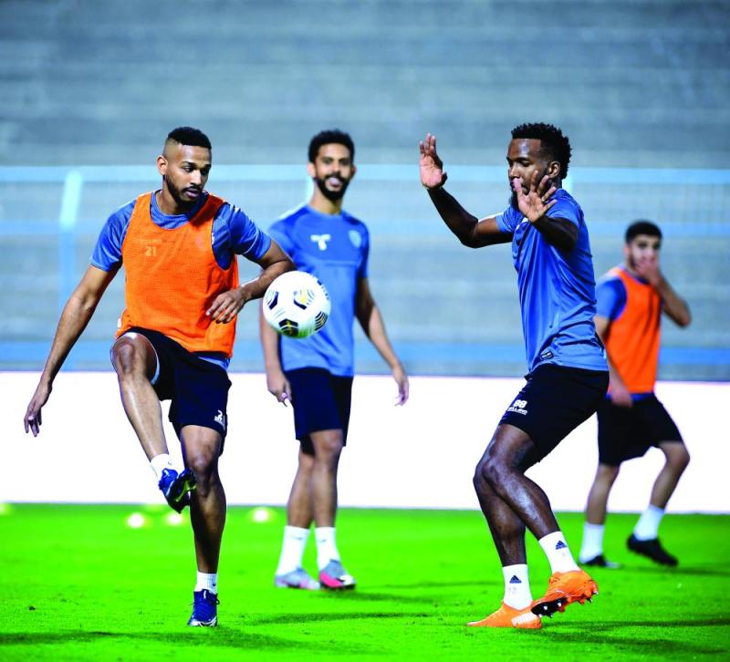 الباطن يهدد الرائد بالثنائي الجديد