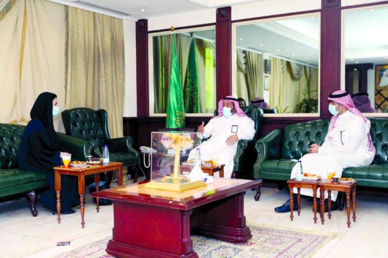شراكات مجتمعية لتنمية عقول ومهارات طلبة الشرقية