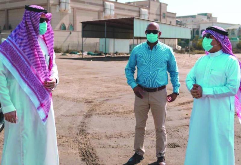 السفير يناقش إدراج لعبة السهام في السلام