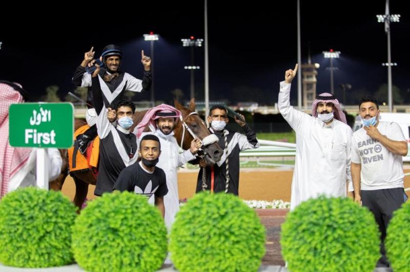 الخيل العربية الأصيلة تنطلق في موسم نادي سباقات الخيل