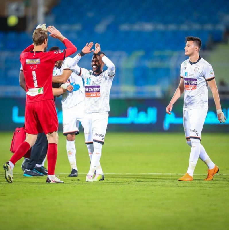 بالصور: الشباب يعمق جراح النصر