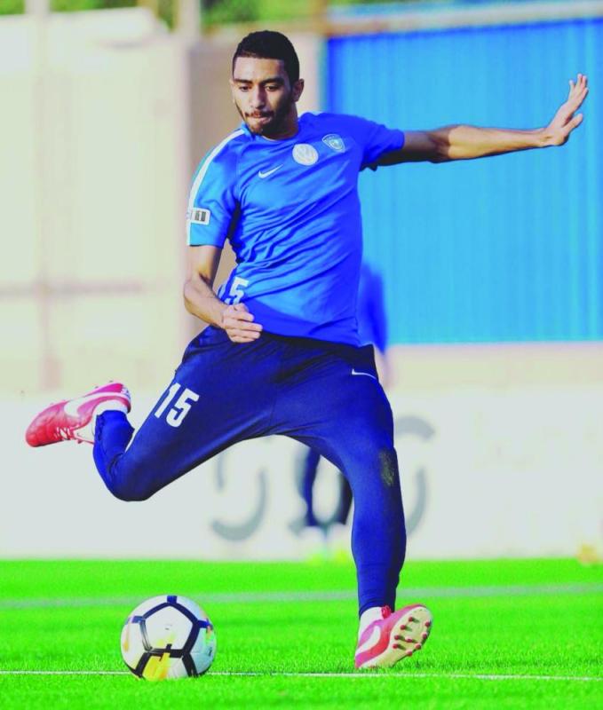 الثقبة يعزز هجومه بالمنيع