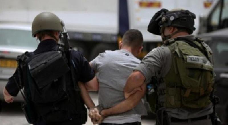 قوات الاحتلال تعتقل 4 فلسطينيين من رام الله