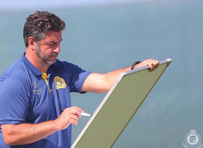 مساعد فيتوريا يقود النصر 'مؤقتًا'