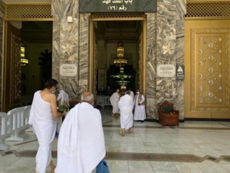 إجراءات إحترازية مشددة على أبواب المسجد الحرام