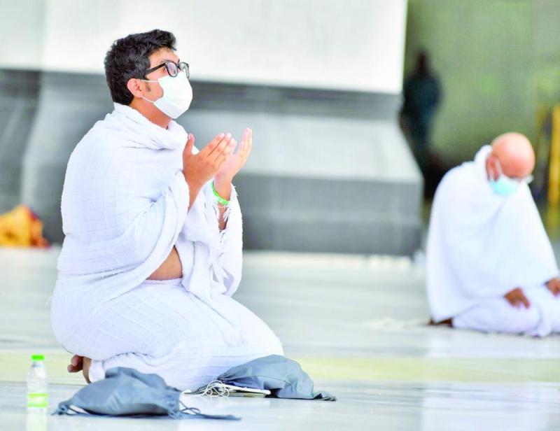 240 ساعة تطوعية يوميا..
رعاية وعناية بضيوف الرحمن